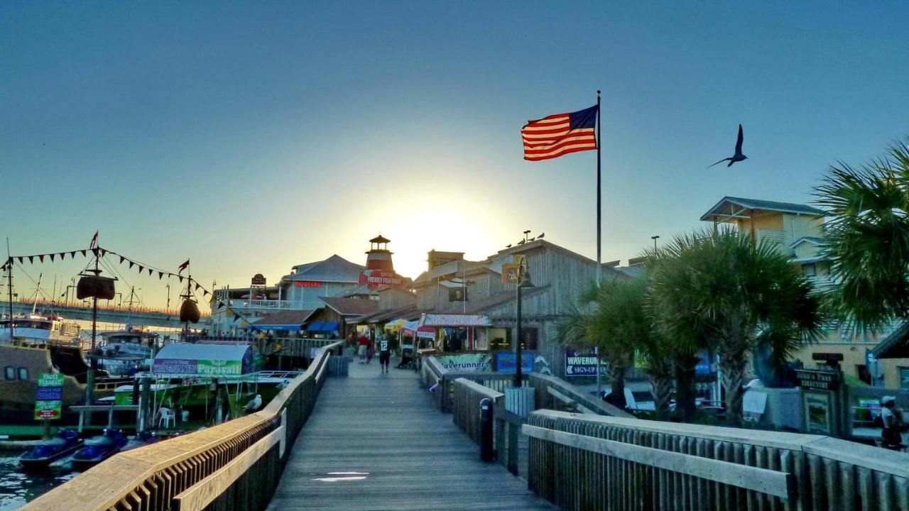 Coconut Paradise St. Pete Beach Exterior photo
